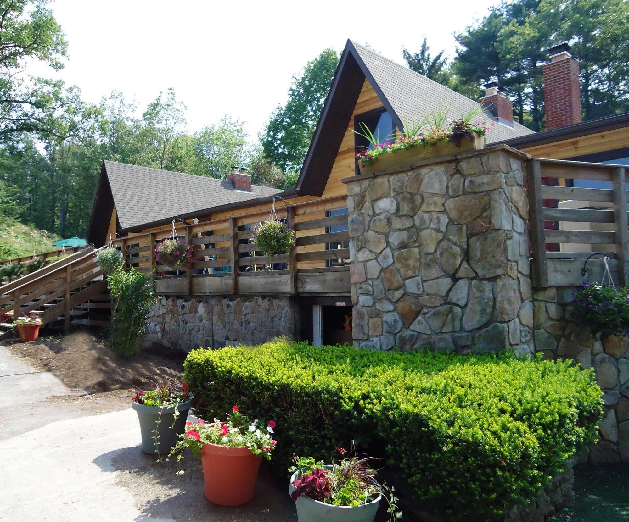 Inn At Deep Creek Oakland Exterior foto