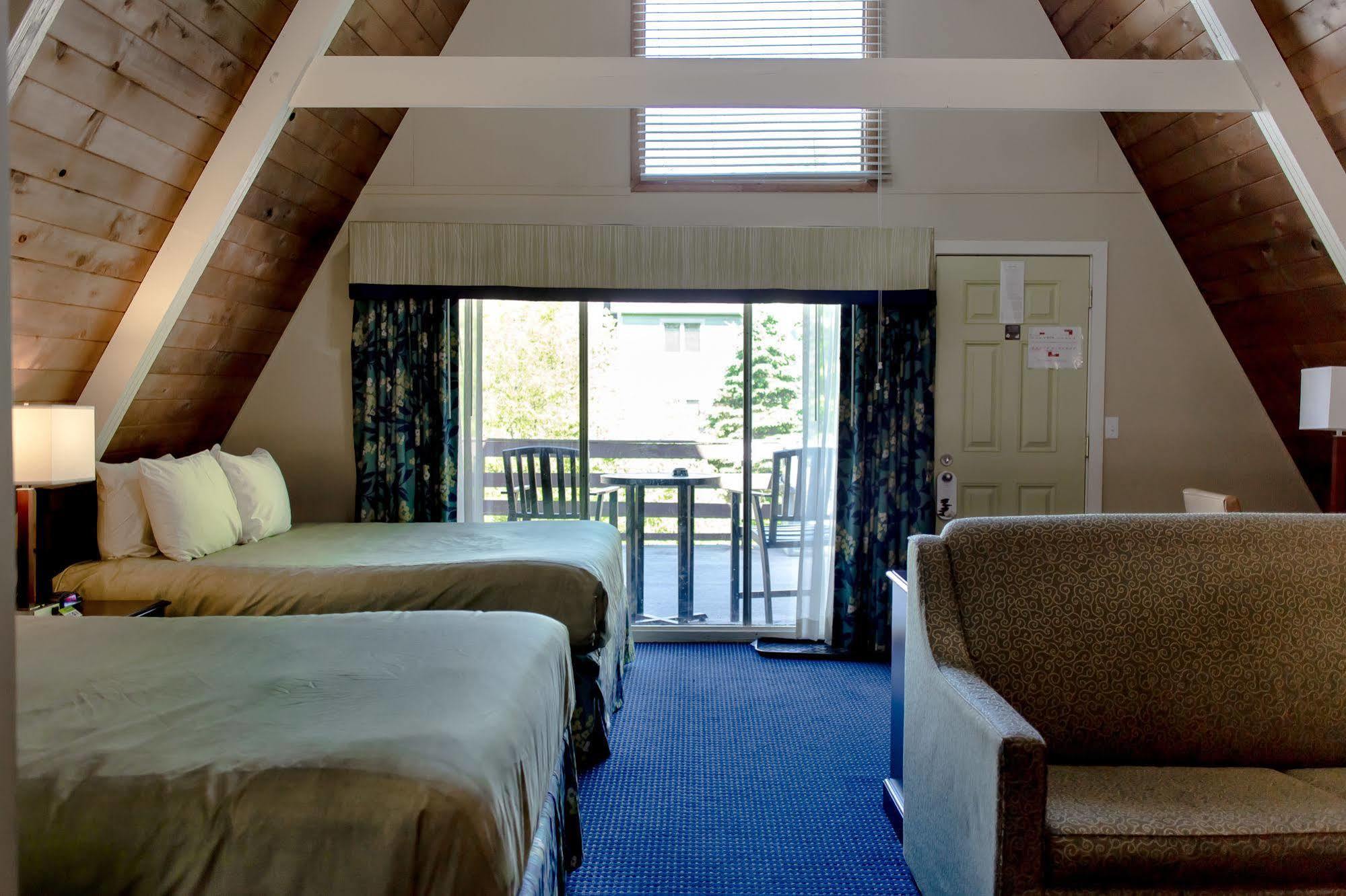 Inn At Deep Creek Oakland Exterior foto